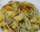 A picture of step 8 of Vegetable garlic spaghetti with potatoes.