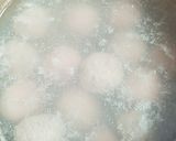 Foto langkah ke 1 dari resep Sup Bola Bola Daging.