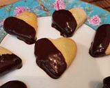Foto del paso 14 de la receta: Pastas corazón de chocolate frutas y figuritas
