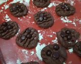 Foto langkah ke 4 dari resep Mini Chocochips Cookies Teflon.