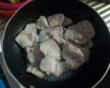 รูปขั้นตอนการทำที่ 1 ของ ยำขนมจีนไก่มะนาว