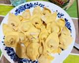 Foto del passaggio 5 della ricetta Ravioli mela castagne e formaggio al ragù di salsiccia