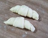 Foto del paso 12 de la receta: Bizcochos "medialunas" o facturas