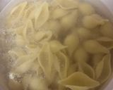 Une image de l'étape 1 de Conchiglioni farcis épinards ricotta.