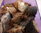 A picture of step 1 of Mackerel fish, White rice, sambal and green lettuce.