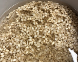 Foto del paso 1 de la receta: Arroz integral con vegetales y pollo al curry con Quick quinoa & rice