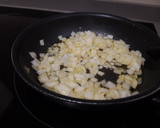 Foto del paso 1 de la receta: Tortilla de calabacín y boniato especiado