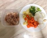 รูปขั้นตอนการทำที่ 1 ของ ข้าวแกงกะหรี่ไก่ไข่ข้น