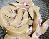 Hình bước làm 1 của món Cật Heo Xào Bông Cải