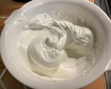 Une image de l'étape 9 de Gâteau aux pêches de vigne et miel.