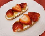 Foto del paso 4 de la receta: Tostadas caprichosas 🍓🍓😋