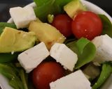 A picture of step 4 of My Goats Cheese,Avocado & Tomato lunch. 😀.