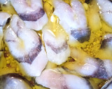 Foto del paso 3 de la receta: Cocochas de Merluza al Pil Pil