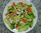 รูปขั้นตอนการทำที่ 4 ของ ผัดบรอกโคลีแครอทไก่