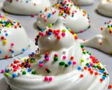 Foto del paso 4 de la receta: MERENGUITOS 🍥Y Grageas de 🌈Colores...!