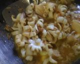 Foto langkah ke 6 dari resep Gulai cumi puyuh cantik.