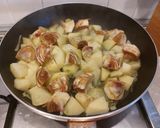 Foto del passaggio 3 della ricetta Conchigliette con carciofi, patate e piselli