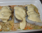 Foto del paso 7 de la receta: Bacalao gratinado, con langostinos y verduras