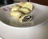 Une image de l'étape 11 de Bouchées aux pruneaux et amandes (pâte au curaçao).