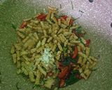 Foto langkah ke 4 dari resep Oseng Tempe Daun Jeruk.