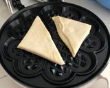Foto langkah ke 3 dari resep Puff Waffle.