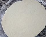 A picture of step 5 of Sausage pie.