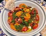 Une image de l'étape 2 de Tomates cerises rôties sur un lit de burrata.