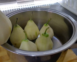 Foto del paso 1 de la receta: Peras al vino