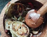 A picture of step 3 of Eggplant bharata with curd.