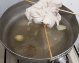 Foto langkah ke 1 dari resep Ayam Suwir Sambal Matah-Pandan.