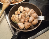 Foto del paso 4 de la receta: Níscalos con pollo marinado
