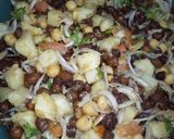 A picture of step 4 of Black and white chickpeas salad 🥗.
