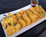 Foto langkah ke 5 dari resep Mendoan Bumbu Ketumbar.