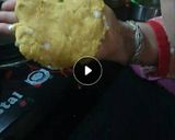 A picture of step 3 of Makka paratha with curd.