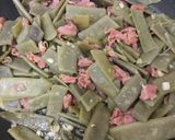 Foto del paso 2 de la receta: Spaghettis integrales, con Judías verdes salteadas con jamón