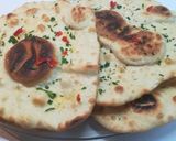 Foto del passaggio 4 della ricetta Focaccine aromatiche cotte in padella 😋