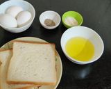 A picture of step 1 of Sunny side up egg with toasted bread.