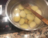 Foto del paso 2 de la receta: Congrio con ajada y patatas