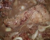 Foto del paso 1 de la receta: Colita de cuadril al vino blanco con hongo de pino