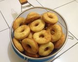 Foto langkah ke 6 dari resep Donat simpel ala abelta.