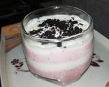 A picture of step 7 of White choco yogurt & Strawberry mousse.