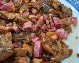 Foto del paso 5 de la receta: Níscalos con ajo y jamón serrano