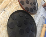 Foto del paso 6 de la receta: Alfajores oreo caseros bañados en chocolate