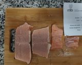 Foto del paso 1 de la receta: Salmón con leche, curry rojo y patatas bravas