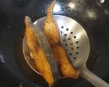 Gambar langkah 1 resipi Menu Berpantang : Tenggiri Masak Halia & Blackpepper.