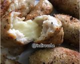 Foto langkah ke 6 dari resep Keto Cheesy Chicken Stick.