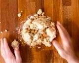 Foto del passaggio 1 della ricetta Crostata alla crema di Pinoli