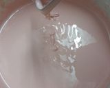 Foto del paso 4 de la receta: Bizcochuelo de frutilla en forma de ♥