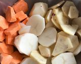 Foto del paso 1 de la receta: Carne mechada al horno más verduras