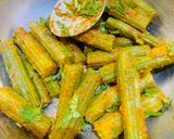 A picture of step 2 of Drumsticks tawa fry.